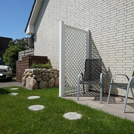 Holiday home Dock 72 *